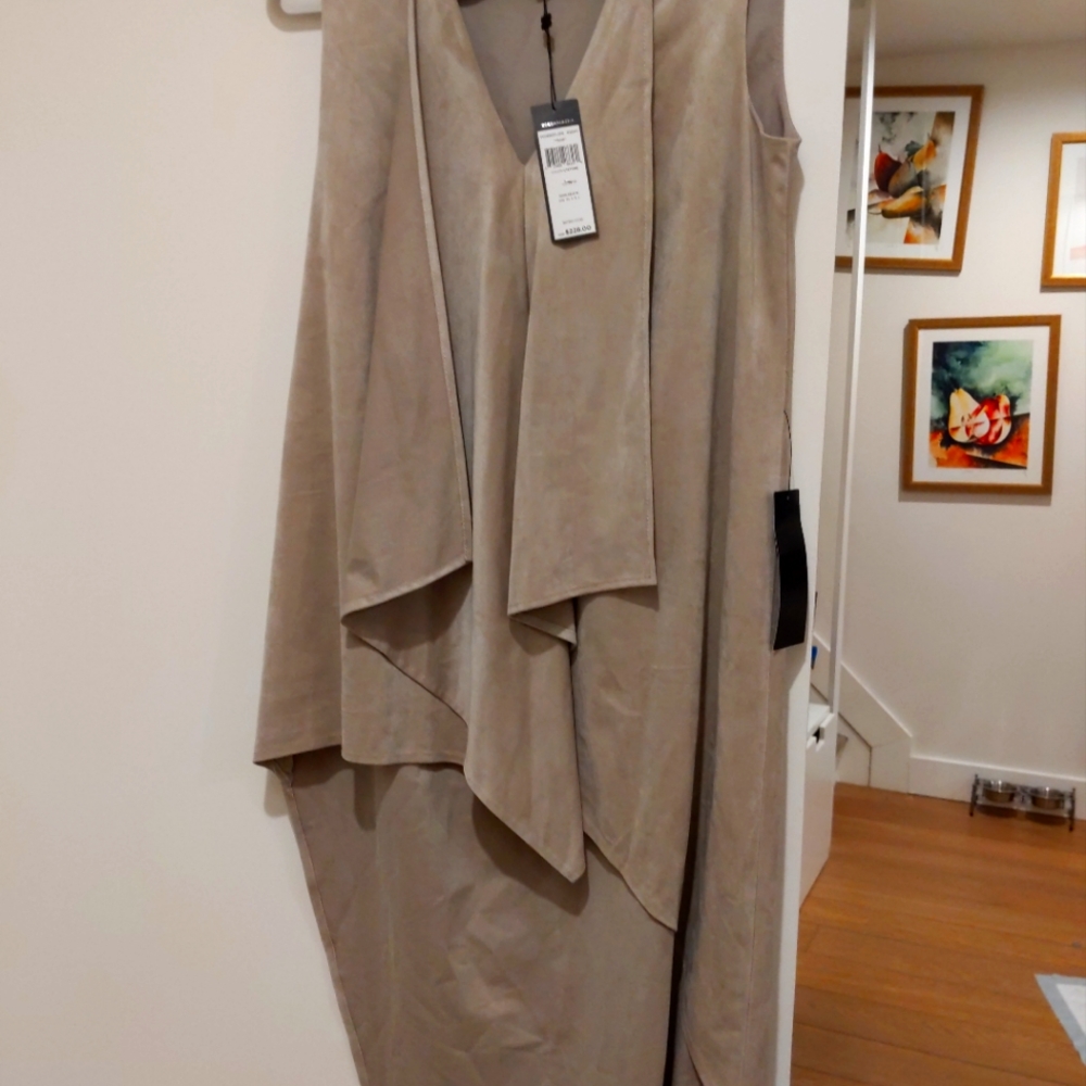 NWT BCBG MAXAZRIA Trar Light Sand Medium - Picture 3 of 10